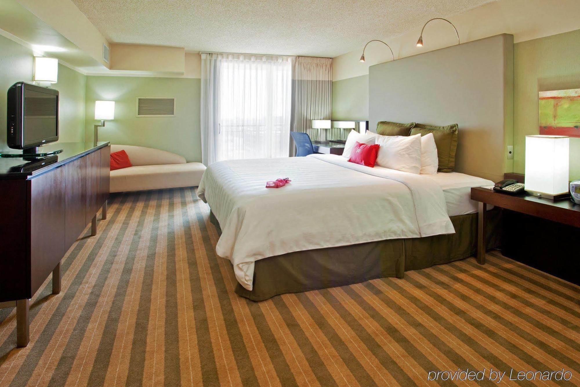Crowne Plaza - Chicago West Loop By Ihg Hotell Exteriör bild